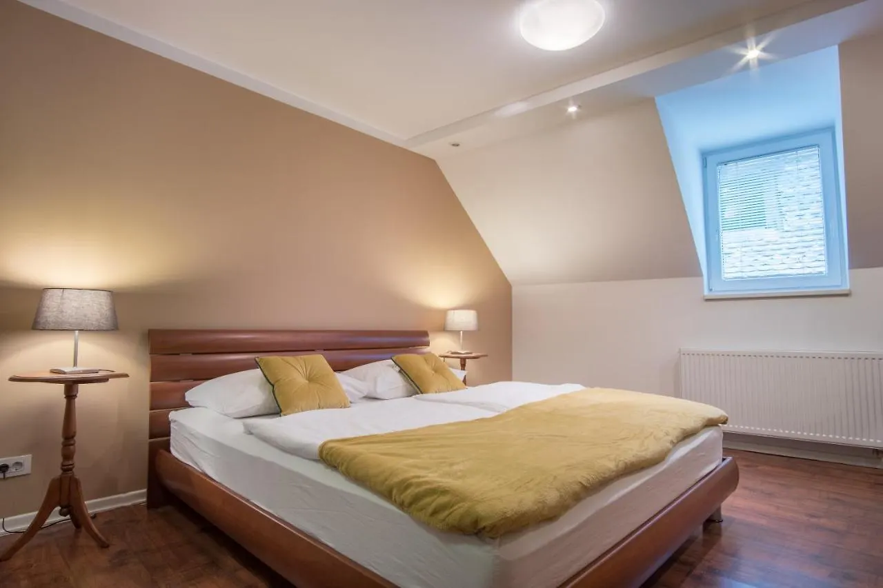 Apartment Old Town 3 Bedroom Presidential Loft Ljubljana